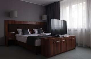Отель Best Western Hotel Trybunalski Пётркув-Трыбунальский Улучшенный двухместный номер с 2 отдельными кроватями-2